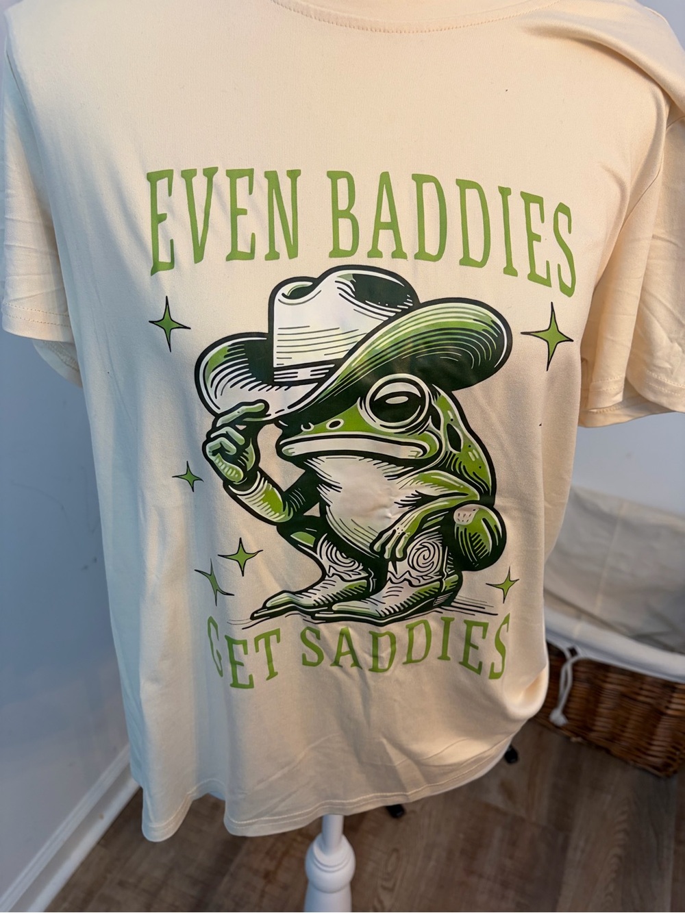 Even Baddies Get Saddies Frog Graphic Reptile Tee - Green on Cream